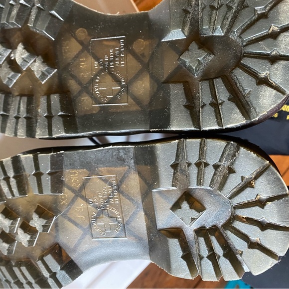 Doc Martens #1460 boots - Picture 6 of 6